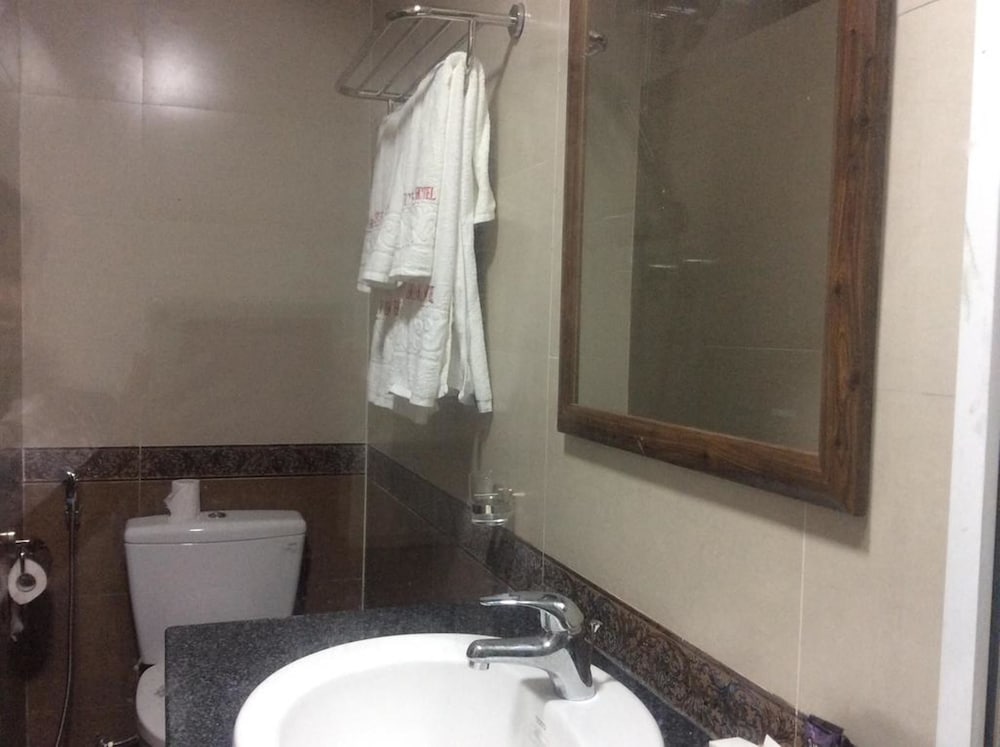 Huy Hoang Hotel 31/33
