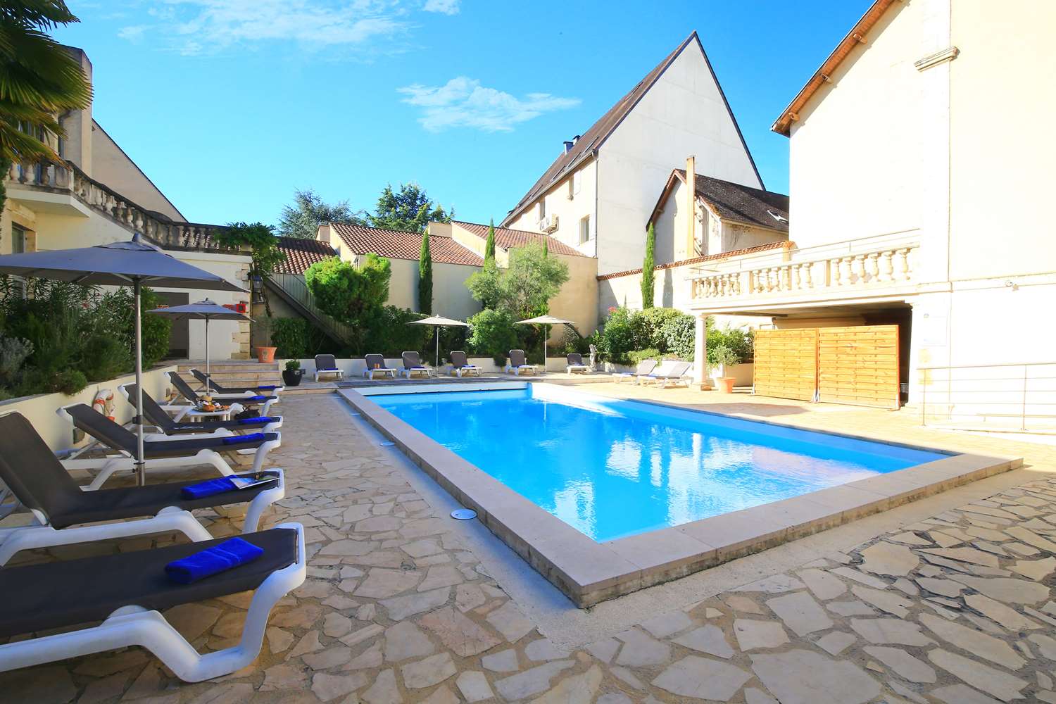 Hotel Le Renoir 34/36