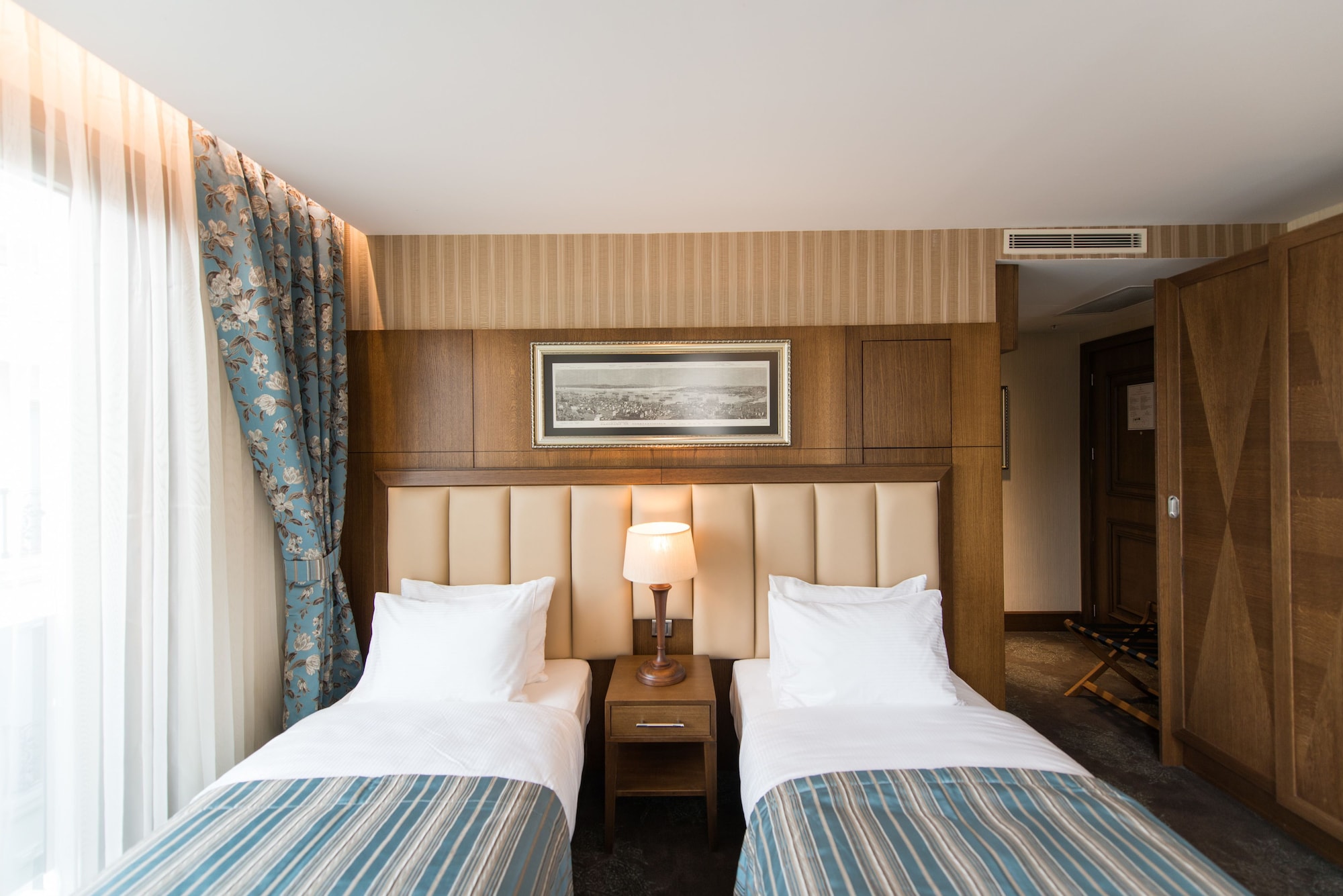 جناح متصل عائلي بسرير مزدوج وسريرين منفصلين، Adelmar Hotel Istanbul Sisli 4/7
