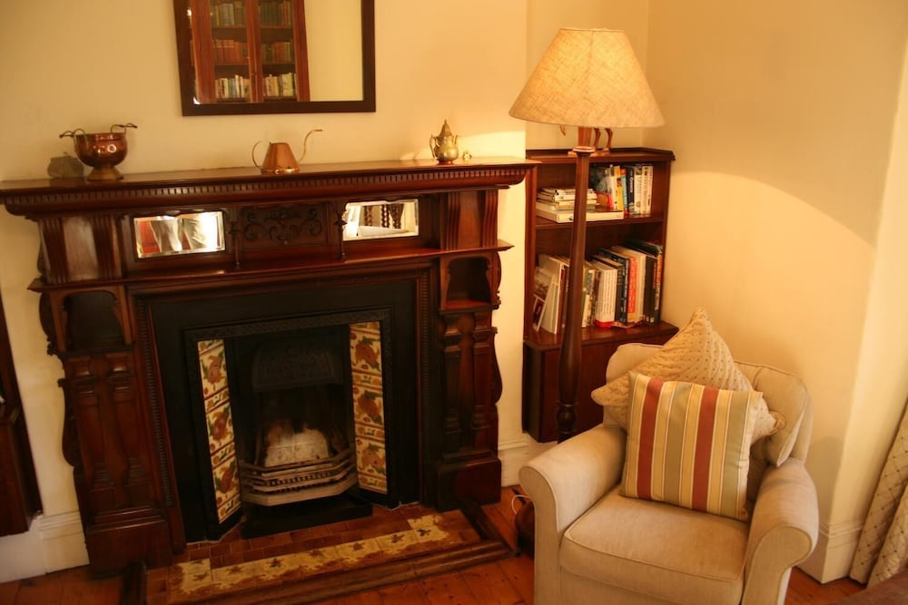 Reading House 25/35