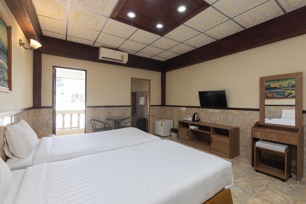 Kata Palace Hotel 8/50