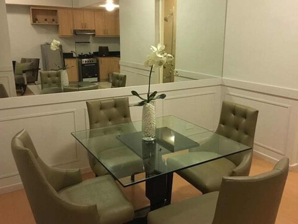 Avant Serviced Suites 31/52