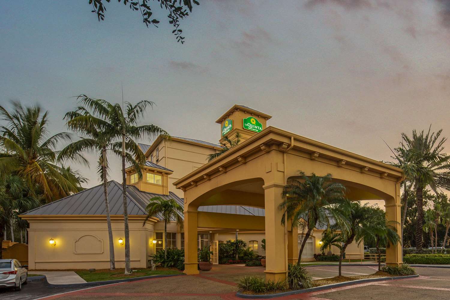 La Quinta Inn and Suites by Wyndham Miami Airport West in MIAMI - FL