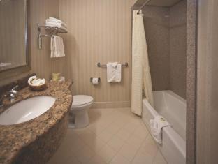 Room, Bay Landing Hotel 2/2