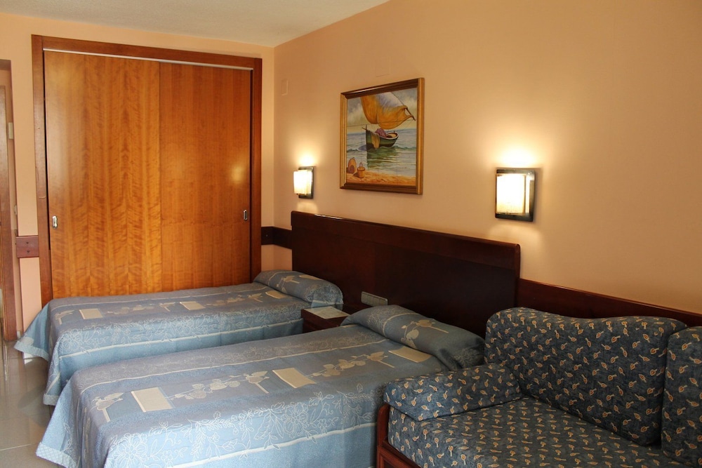 Marina Hotel 17/34