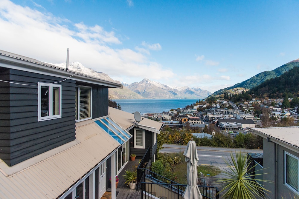 Queenstown House Boutique Bed and Breakfast and Apartments in QUEENSTOWN - NZ