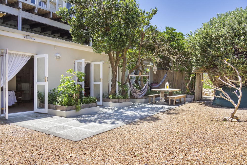 Beach House Hout Bay 37/42