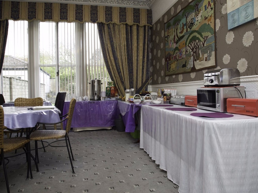 Ashfield Hotel 10/55