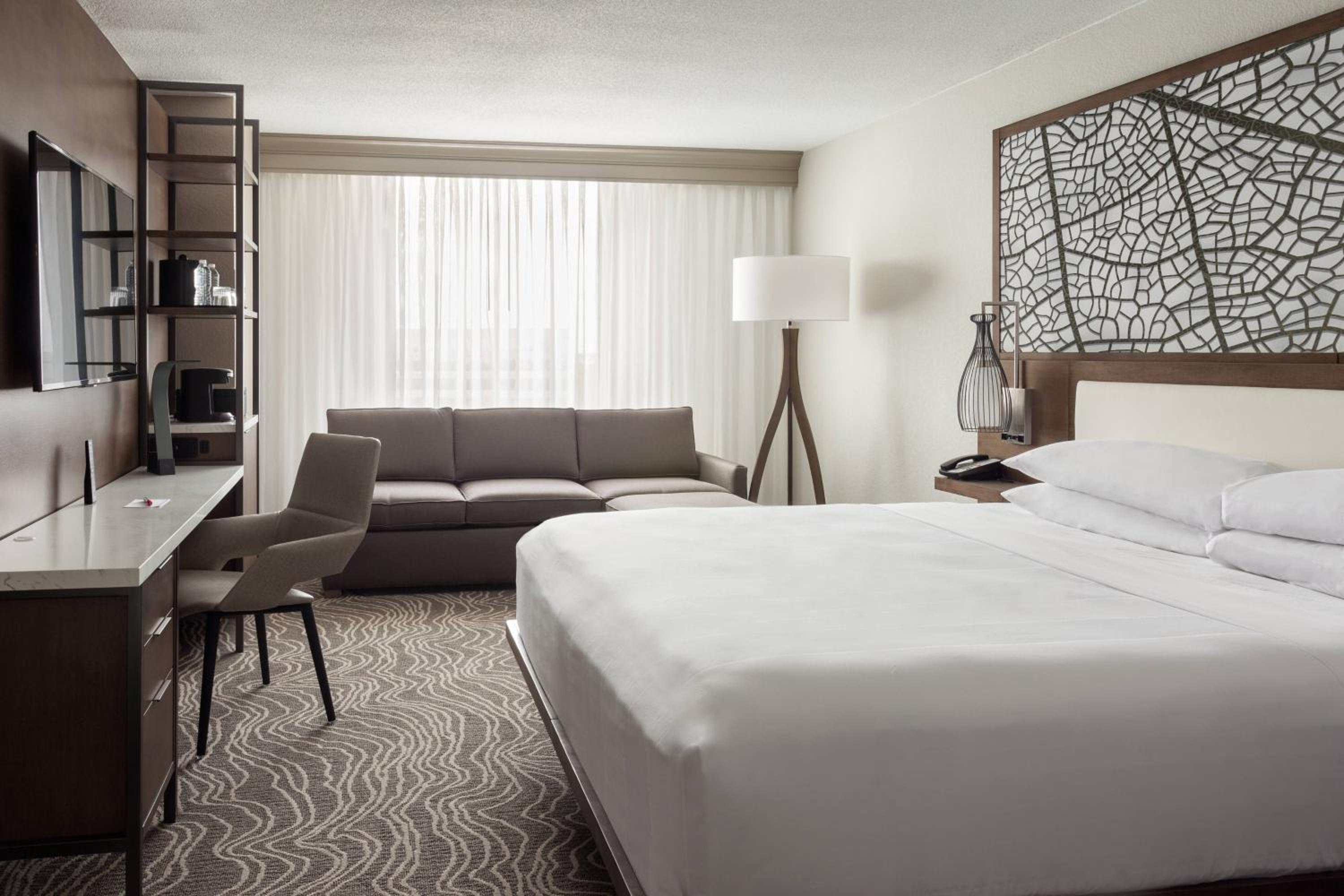 Room, King Bed, Sofa, Bathtub, Accessible