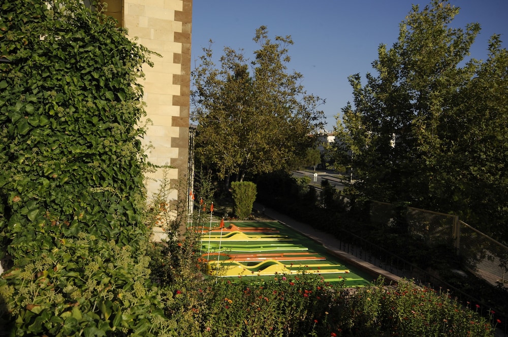 Dinler Hotels Urgup 66/68