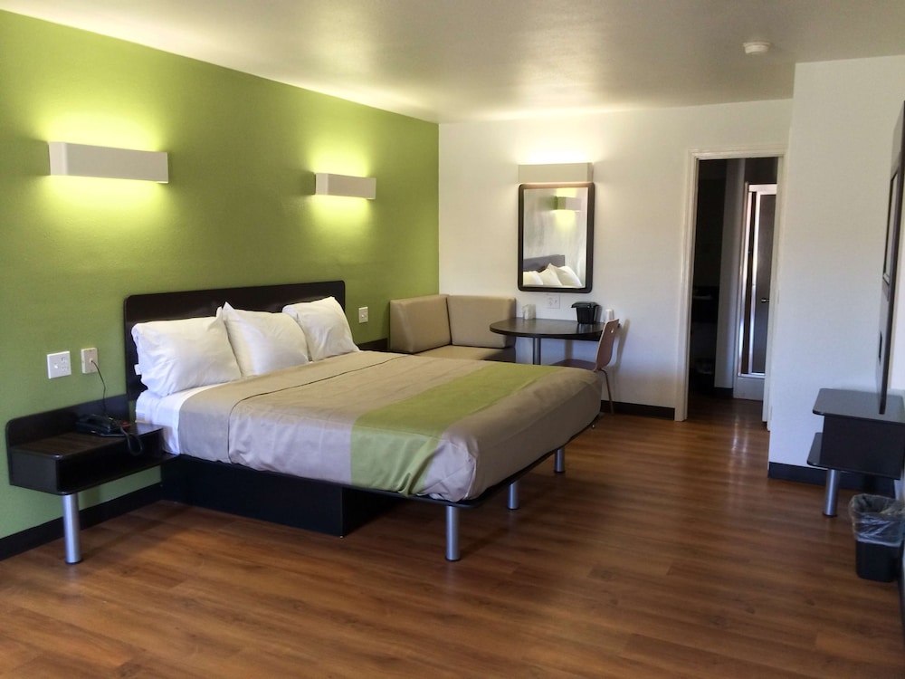 Motel6 Longview Tx North 25/47