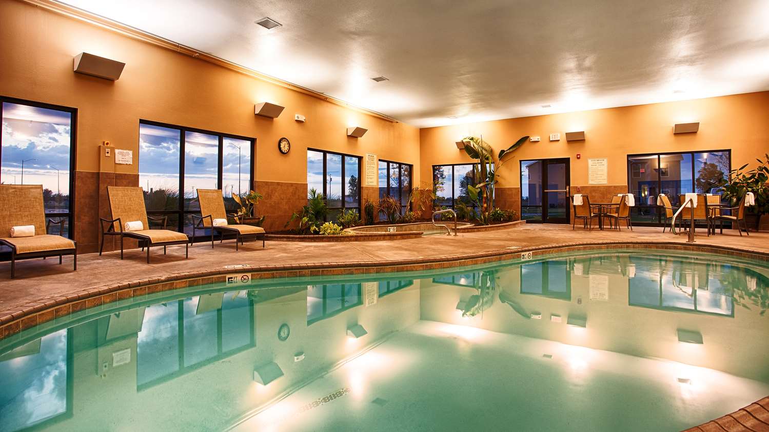 Best Western Plus Night Watchman Inn & Suites 12/22