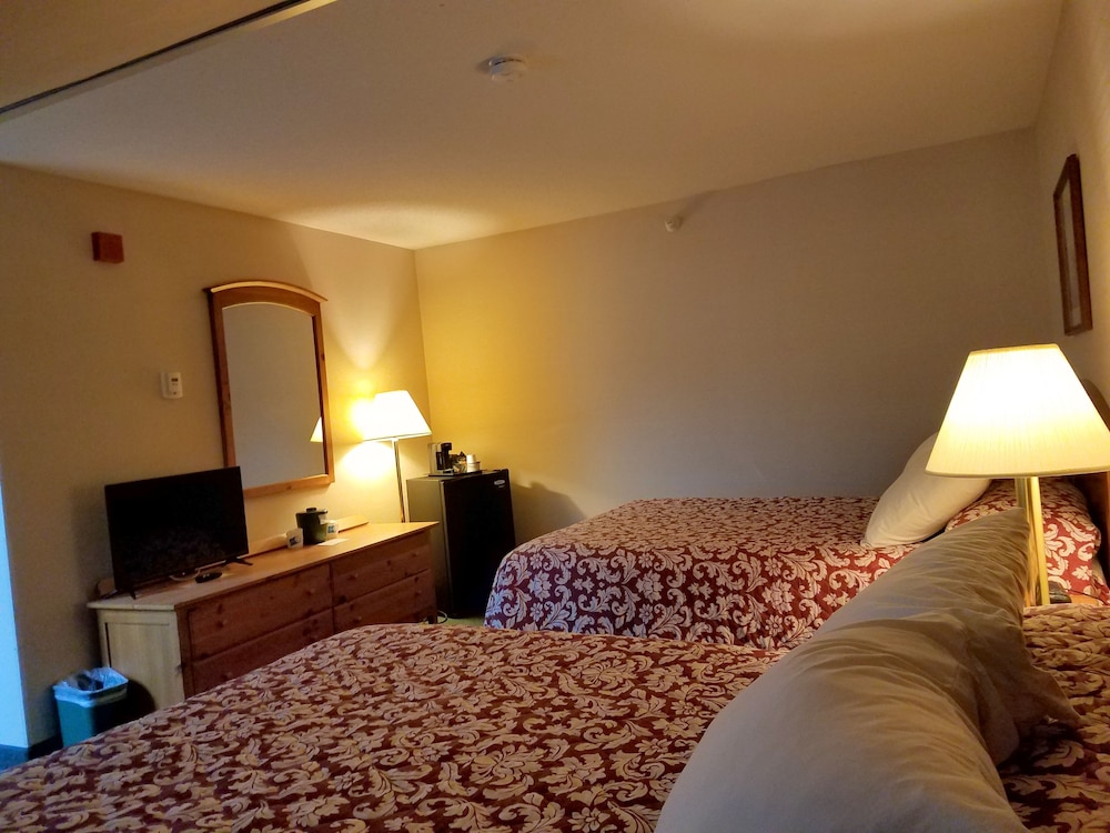 Commodores Inn 11/50