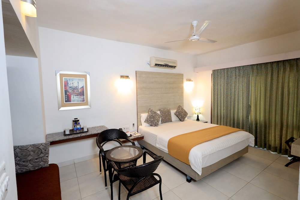 Humming Bird Resort 10/50
