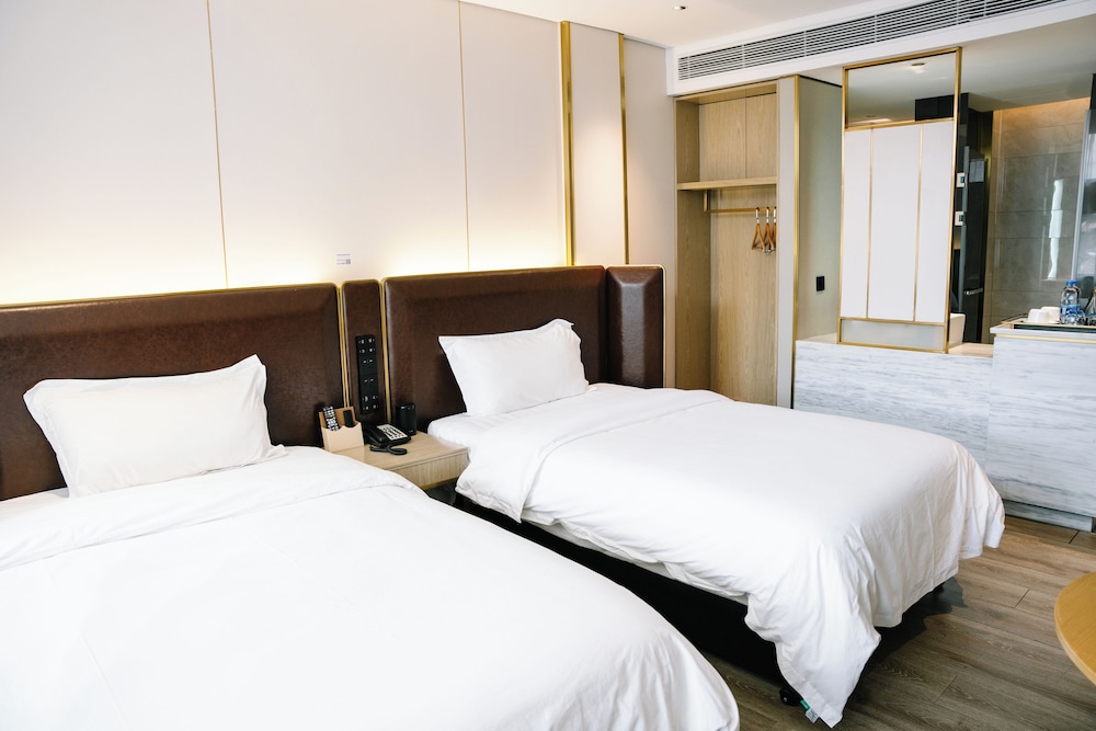 Denise Hotel Shangxiajiu 3/31