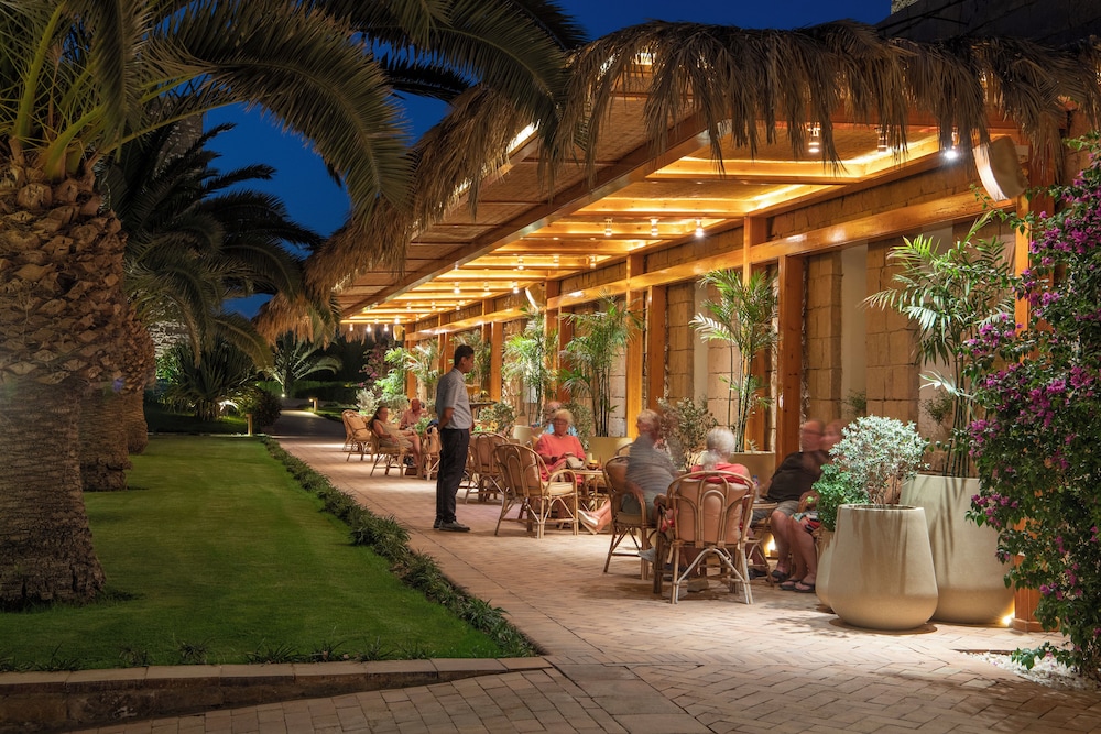 Fort Arabesque Beach Resort 3/50
