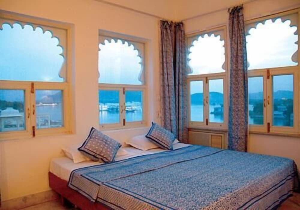 JAIWANA HAVELI 10/40