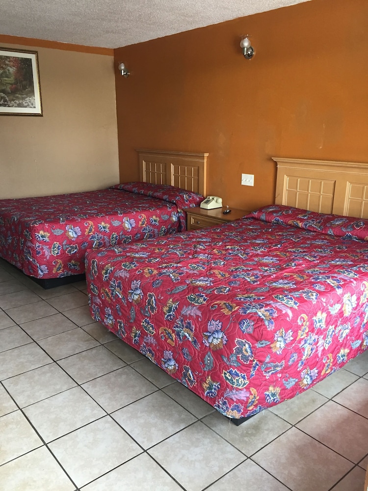 Budget Inn And Suites 17/28