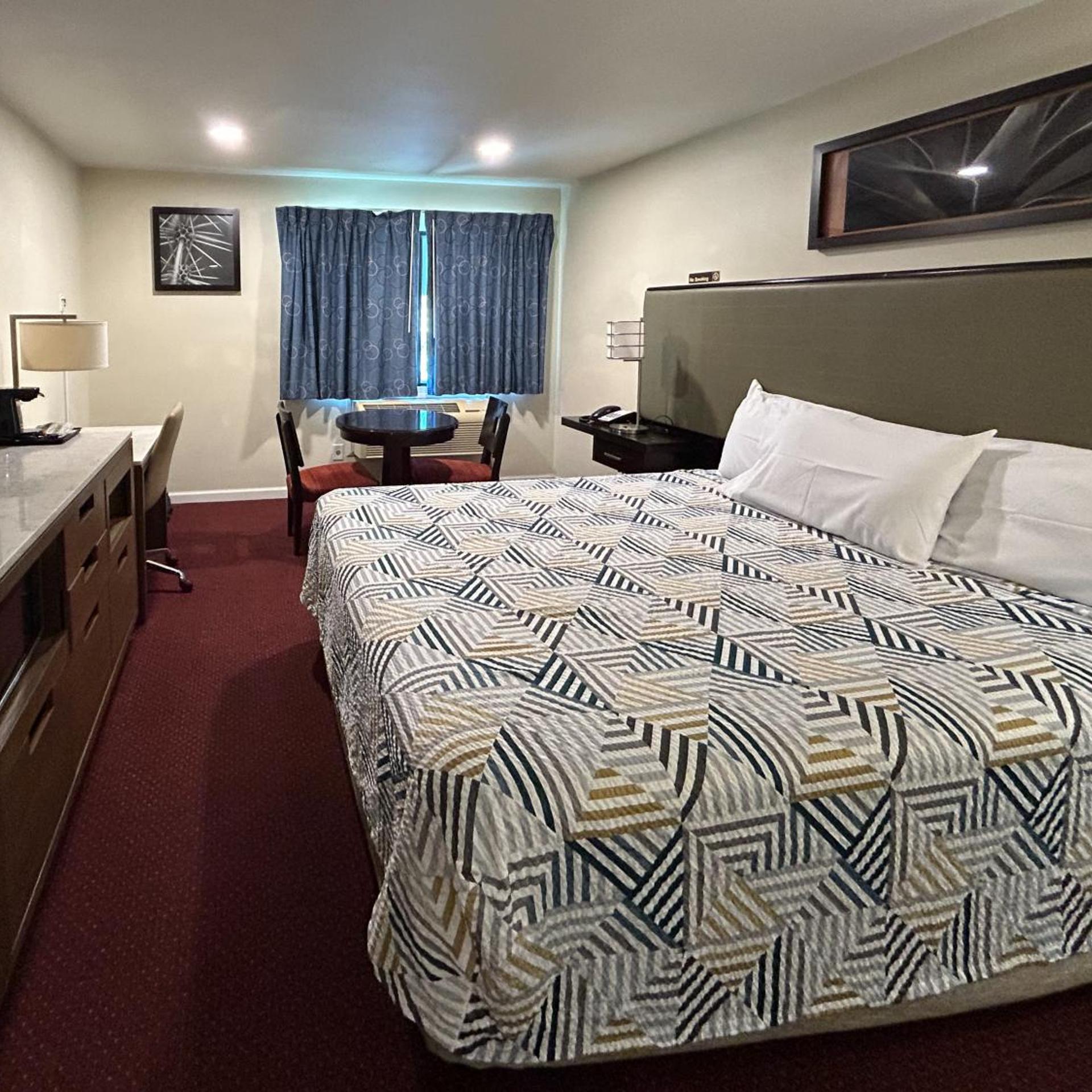 Studio6 Suites Santa Ana, CA 25/35