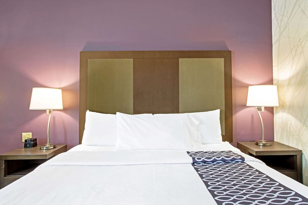 La Quinta Inn Suites By Wyndham York 24/53