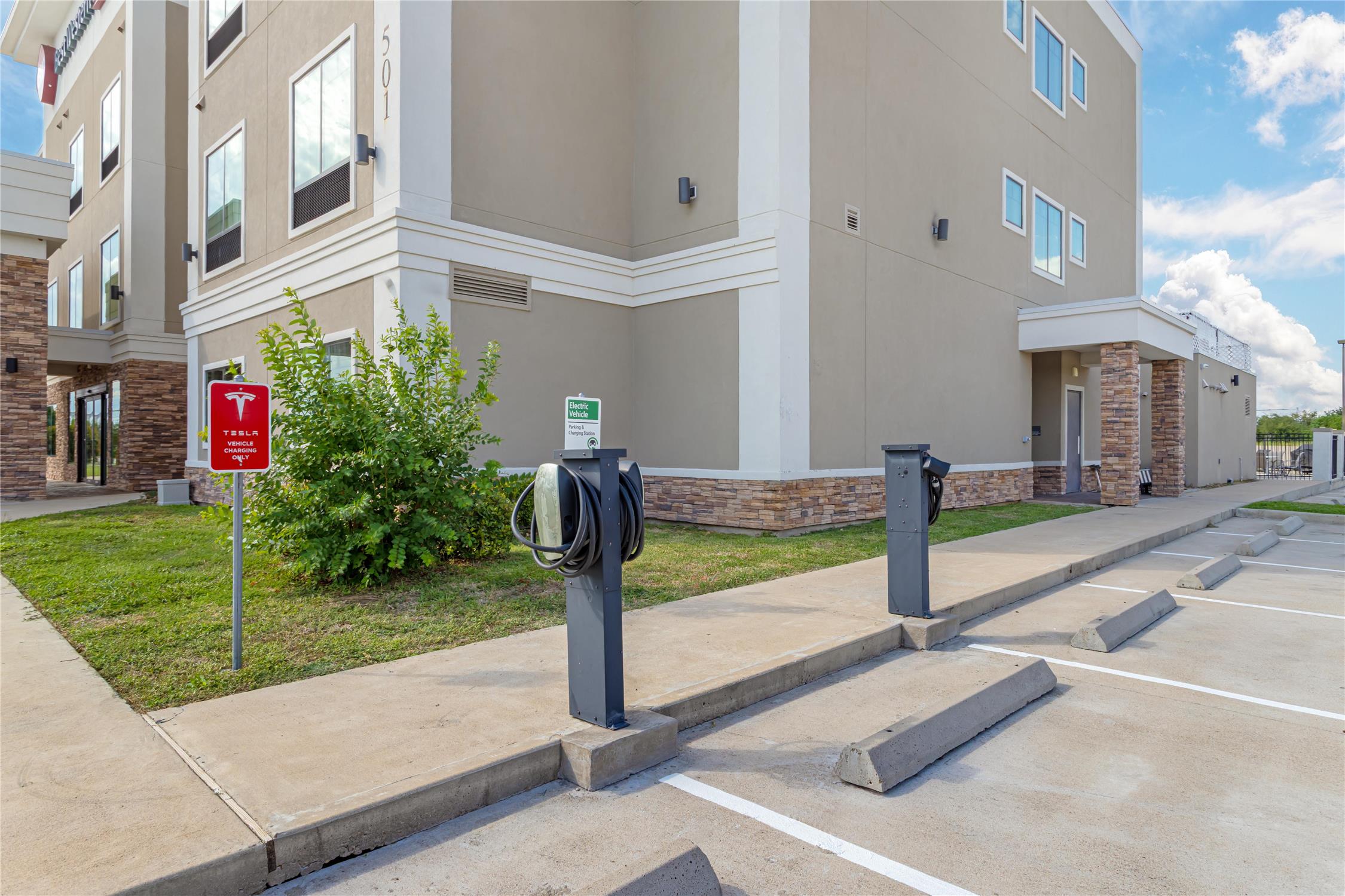 Best Western Plus Bay City Inn & Suites 26/44