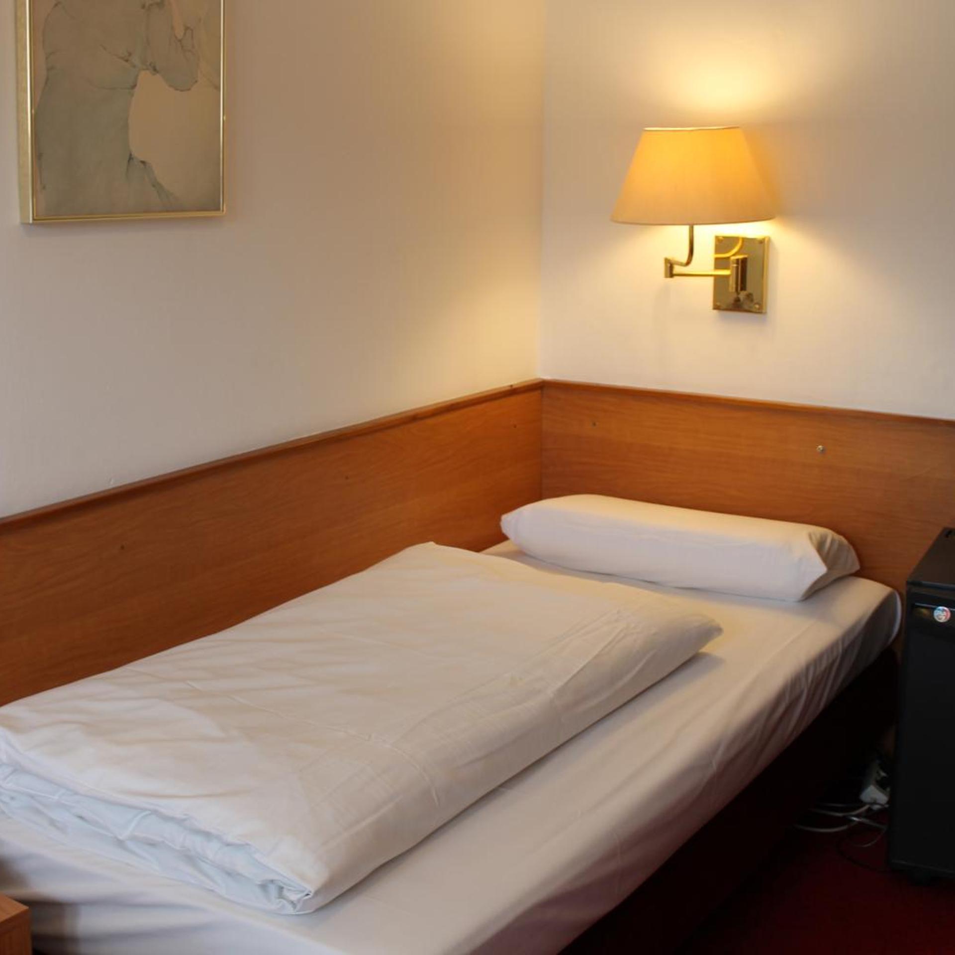 Room, Single