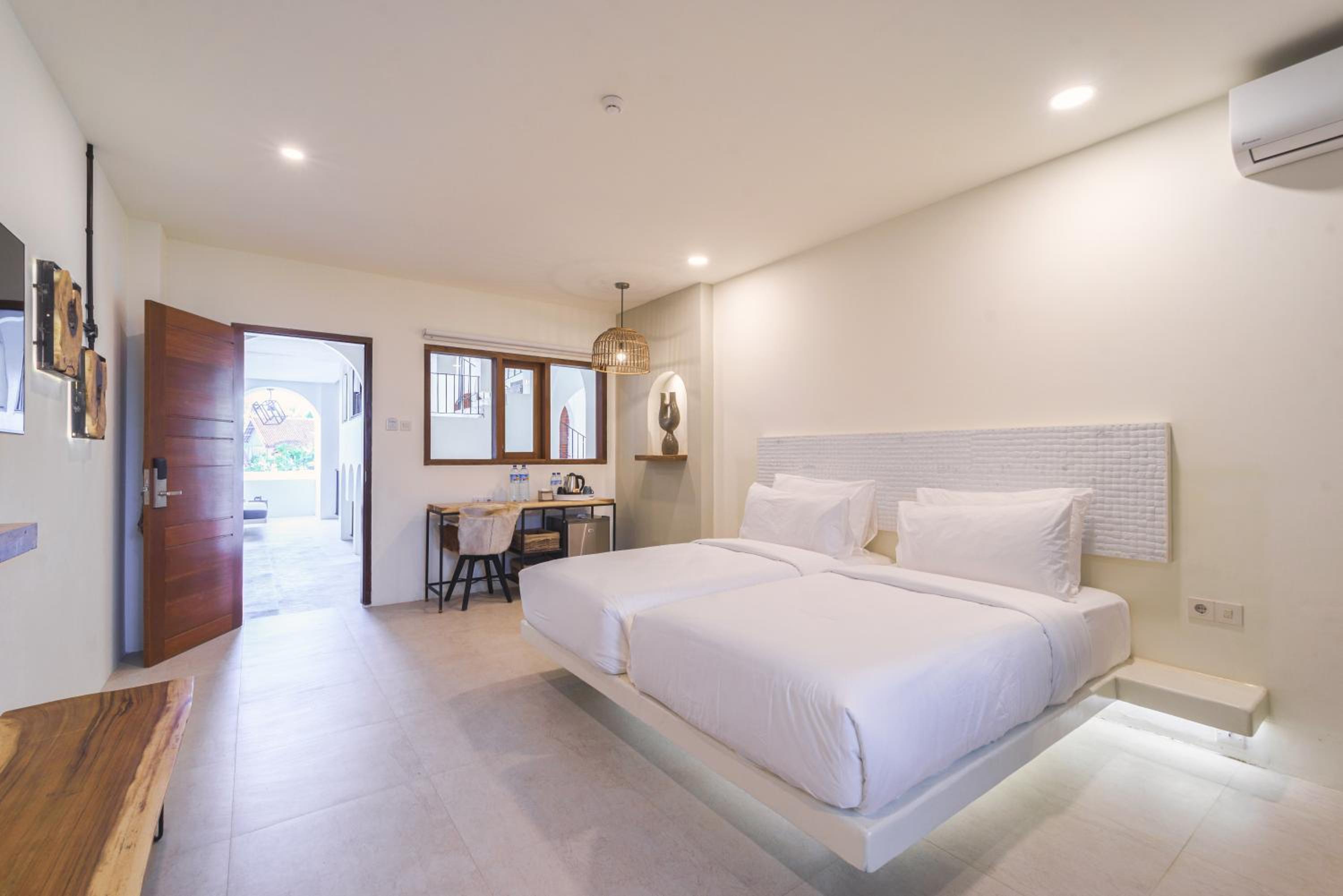 Standard, Double or Twin Bed