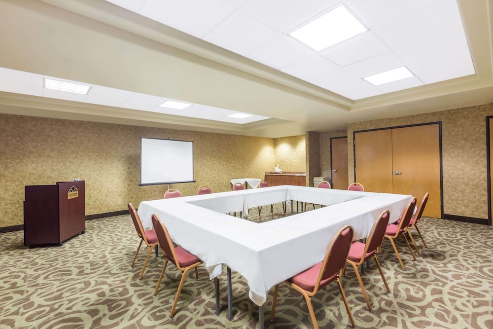 Hawthorn Suites By Wyndham Oakland/Alameda 44/50