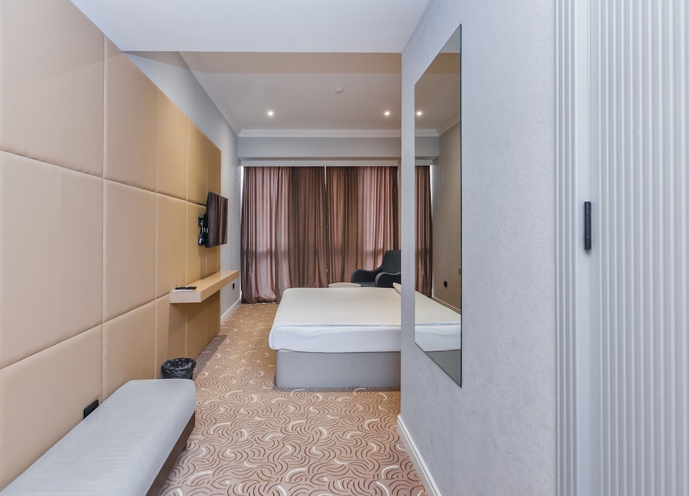 Congress Hotel 26/50