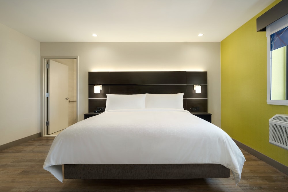 Holiday Inn Express Jamaica - Jfk Airtrain - Nyc 14/50