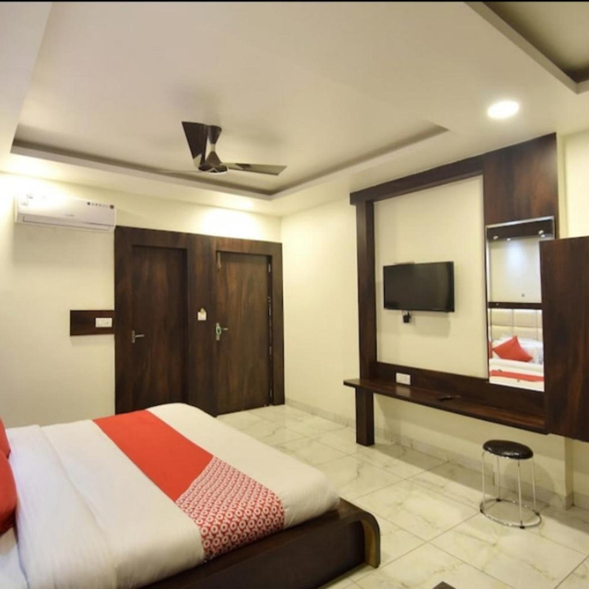 Oyo 4608 Hotel Galaxy 17/39