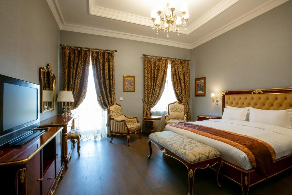 Deluxe, Single, Double or Twin Bed