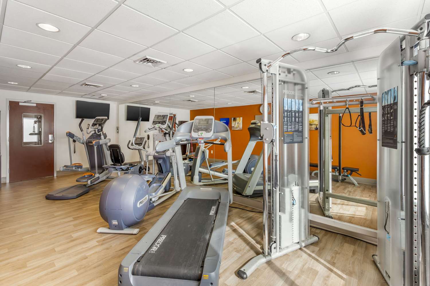 Comfort Suites Whitsett - Greensboro East Whitsett NC 23/41