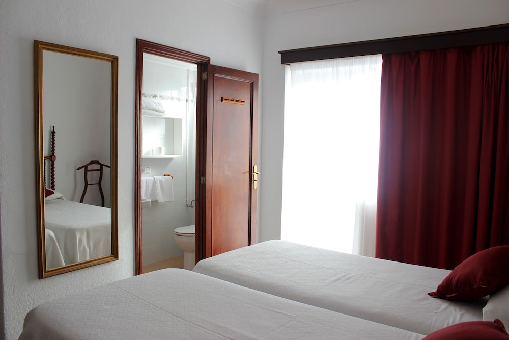 HOSTAL CAS BOMBU 15/56