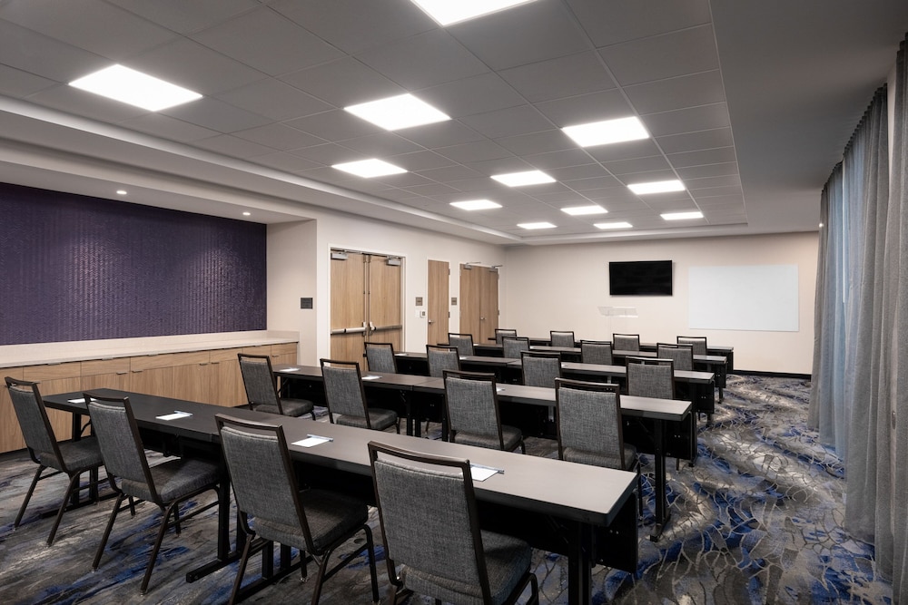 Fairfield Inn & Suites Omaha at MH Landing 29/39