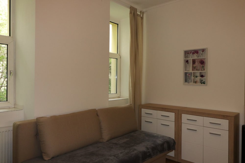 Grand Central Apartments 12/20