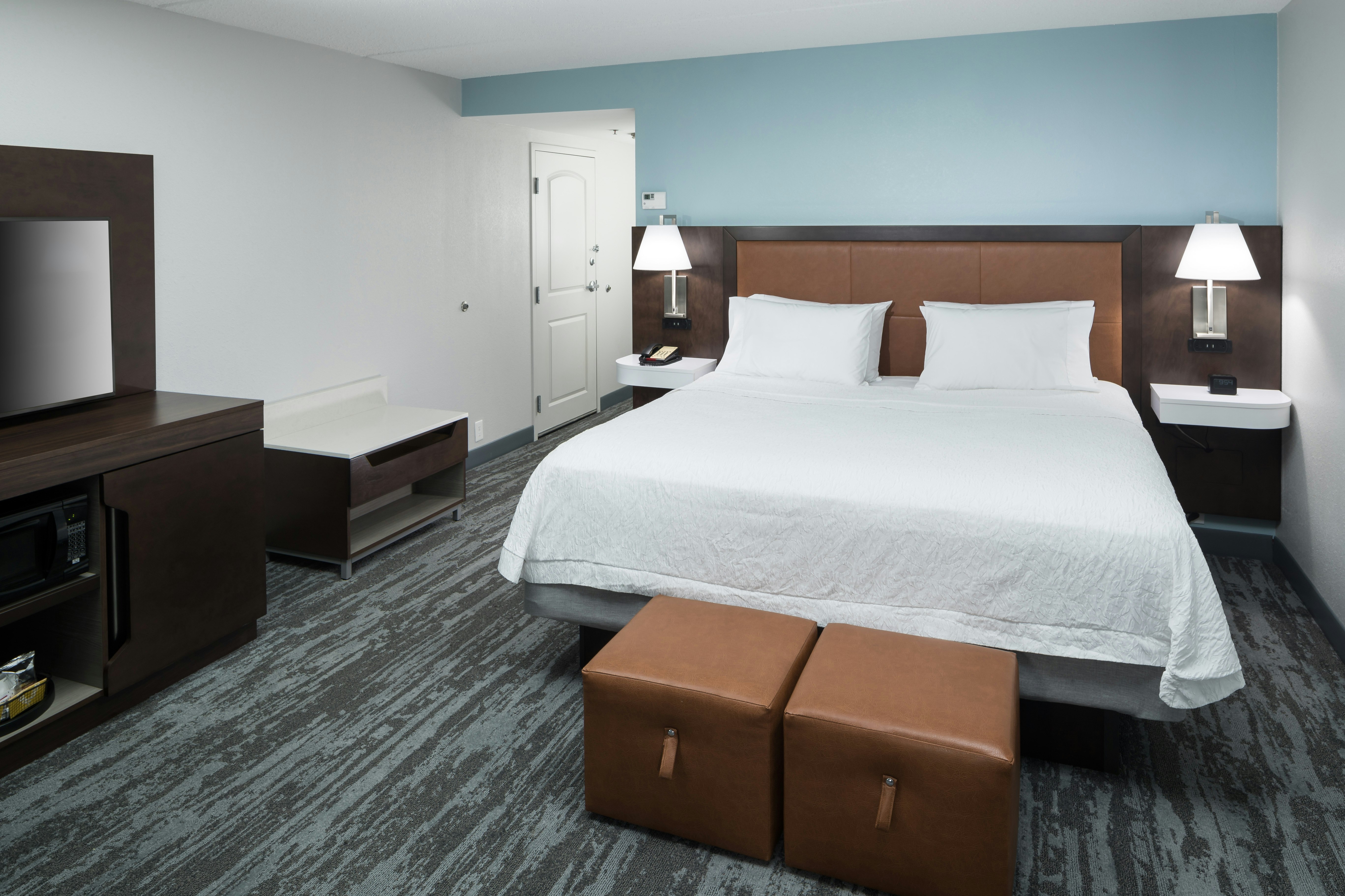 ROOM, KING BED, ACCESSIBLE
