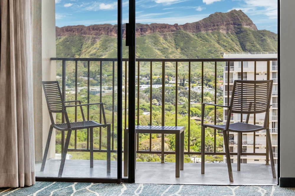Hyatt Place Waikiki Beach 6/71