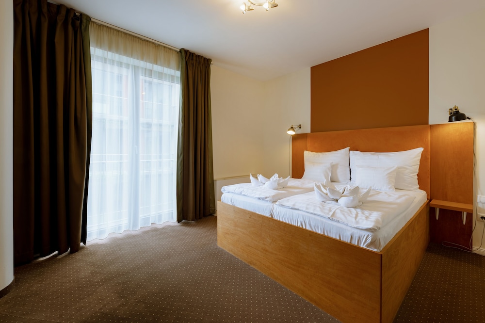 Bliss Hotel And Wellness 11/68
