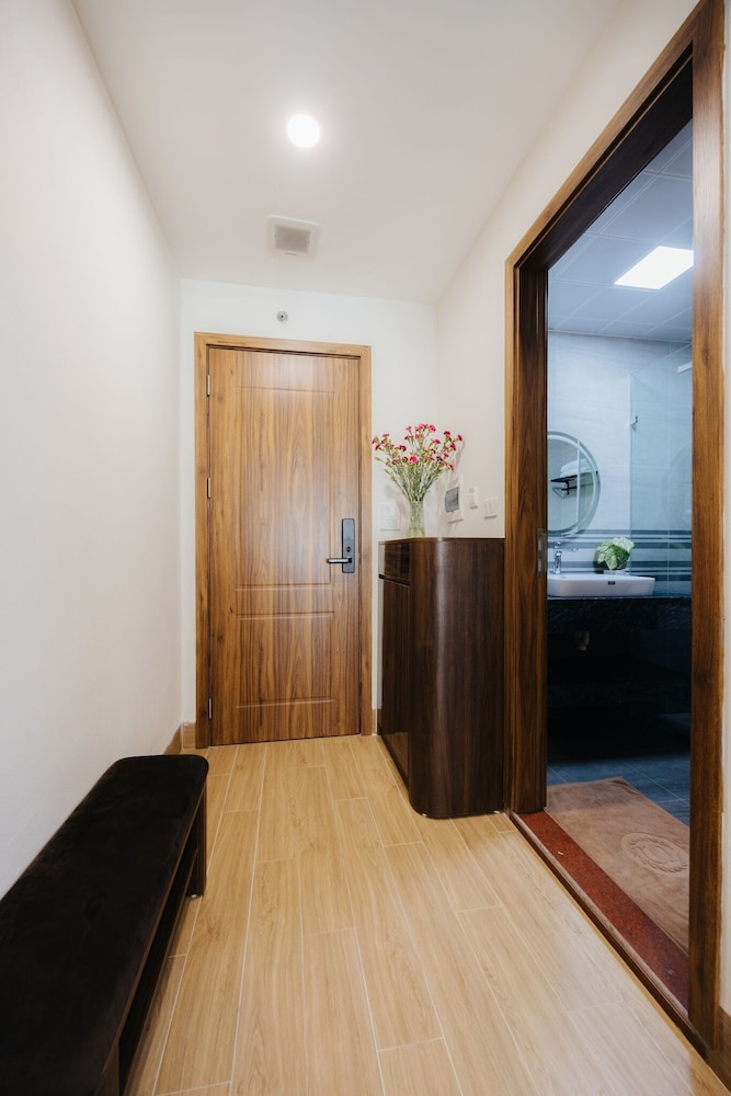 Wisteria Luxury Apartment 2/50