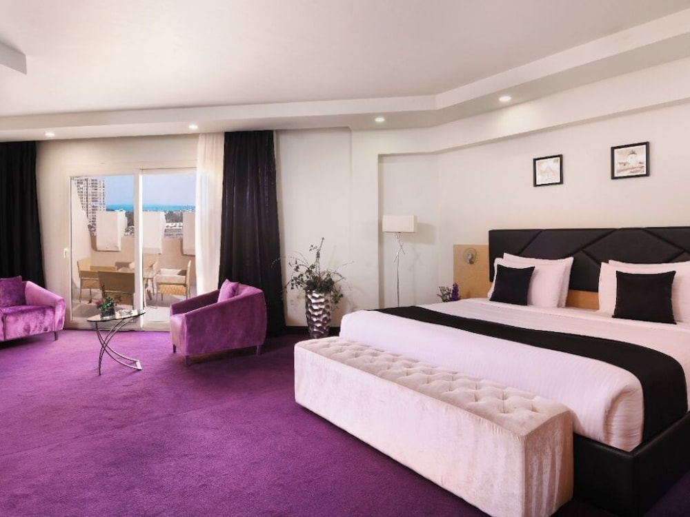 1 BEDROOM, ECONOMY