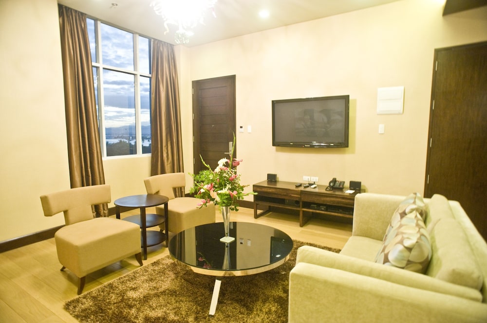 Goldberry Suites and Hotel Mactan 27/49
