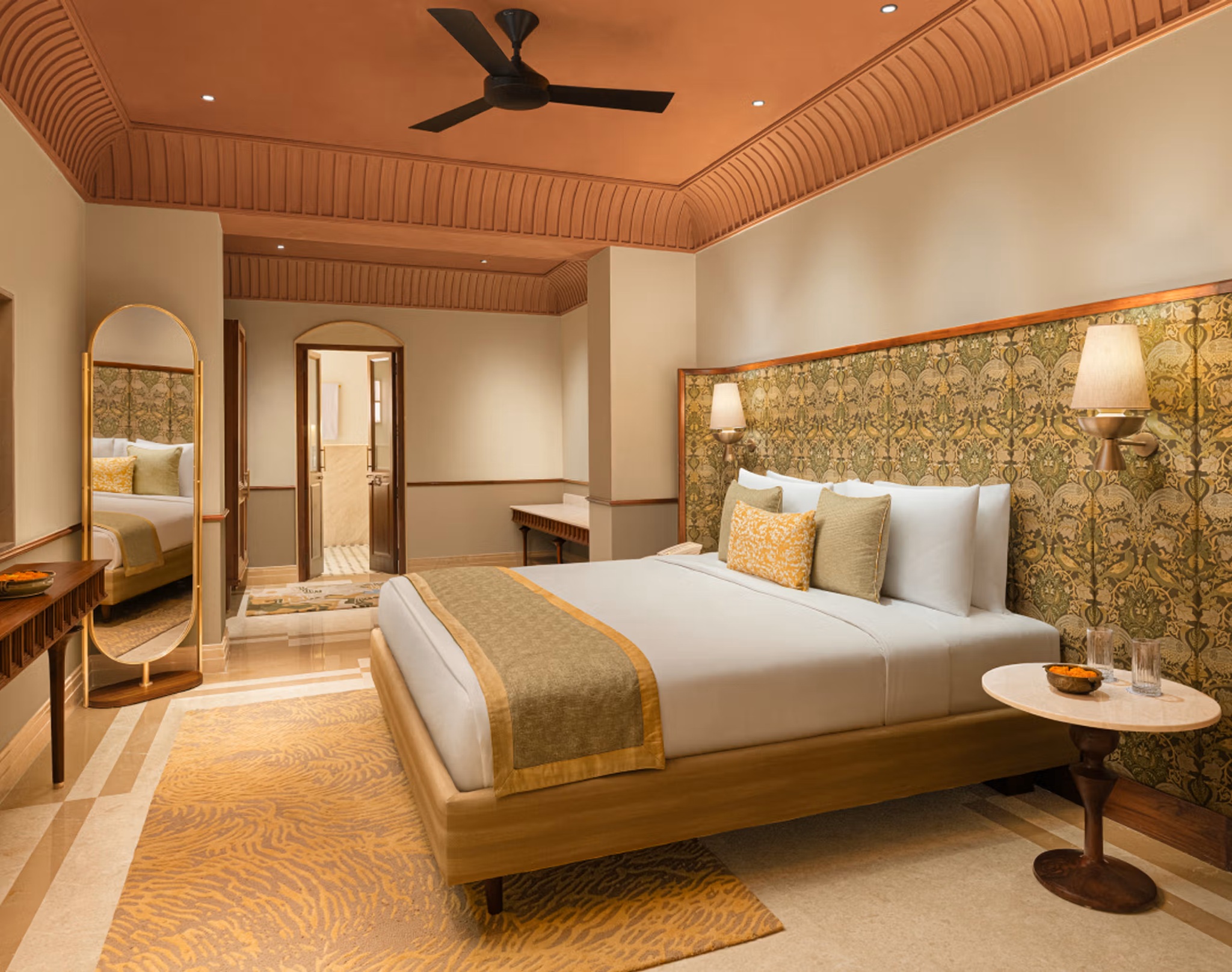 Grand, Deluxe, Courtyard View