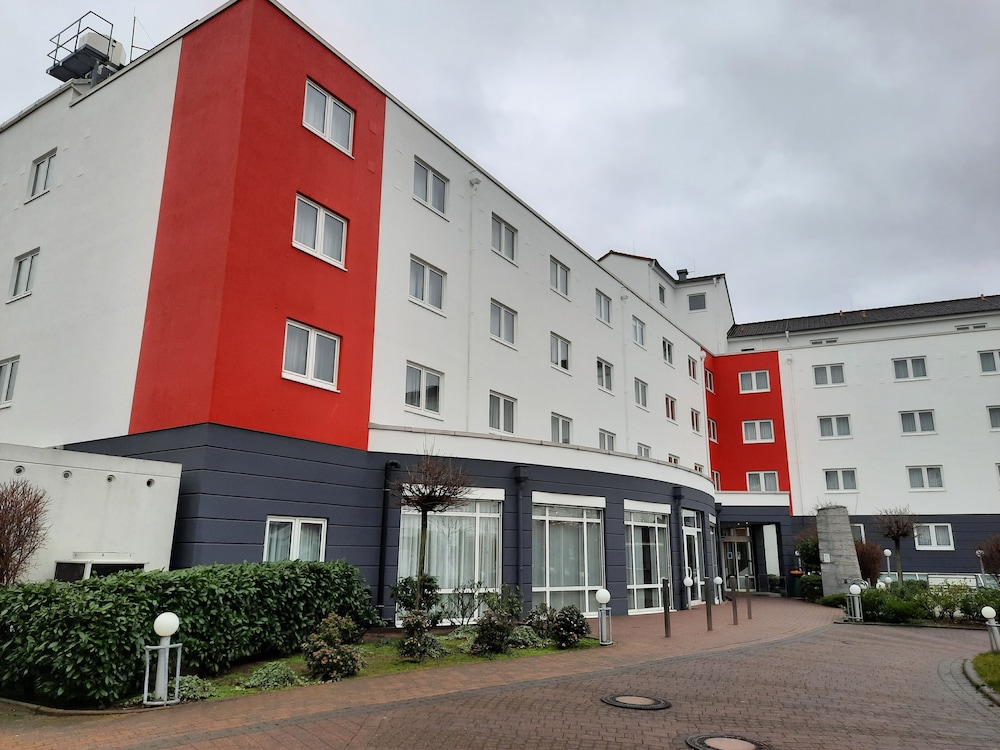 Airways Hotel Frankfurt Airport West 46/50