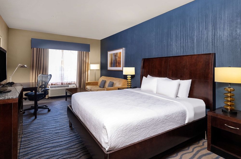 JUNIOR SUITE, KING BED, ACCESSIBLE