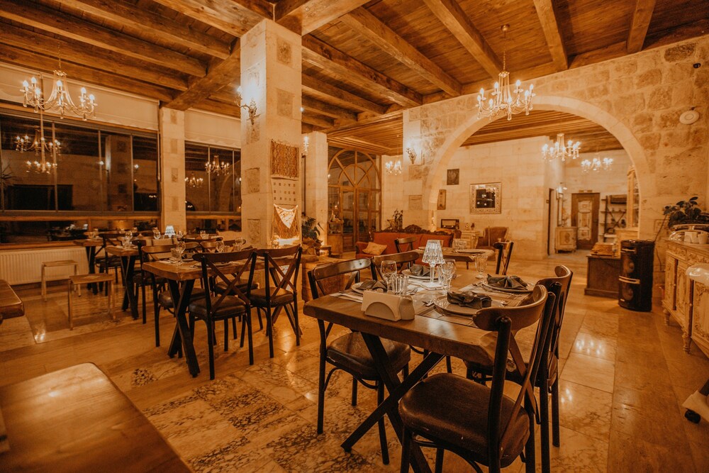 Serenus Cave Suites 40/50