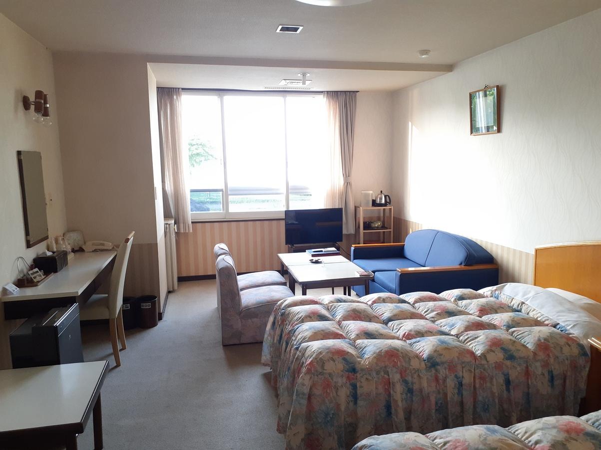 Standard, Twin Beds