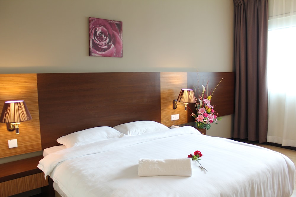 Aroma Hotel 5/25
