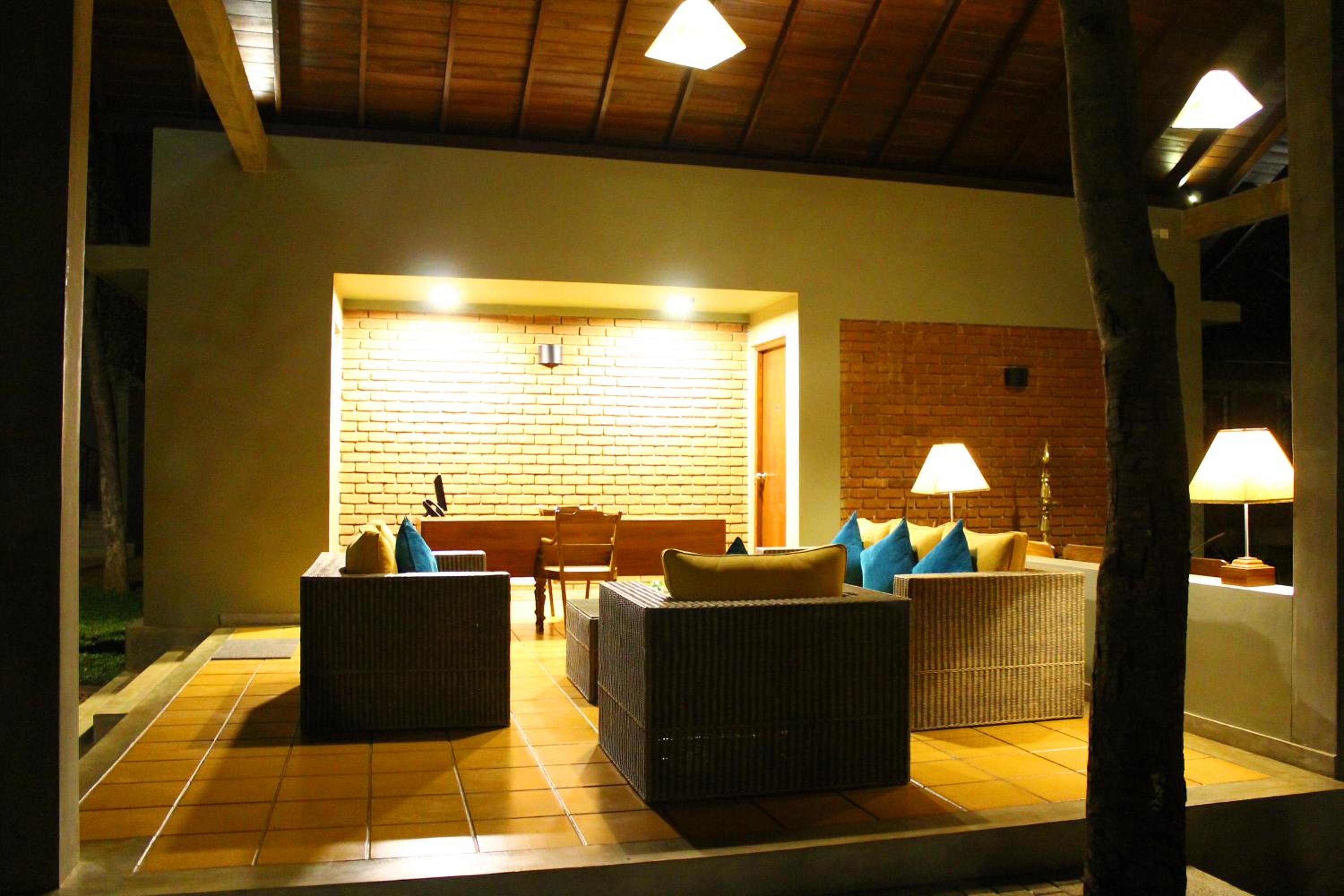 Ehalagala Lake Resort 10/32