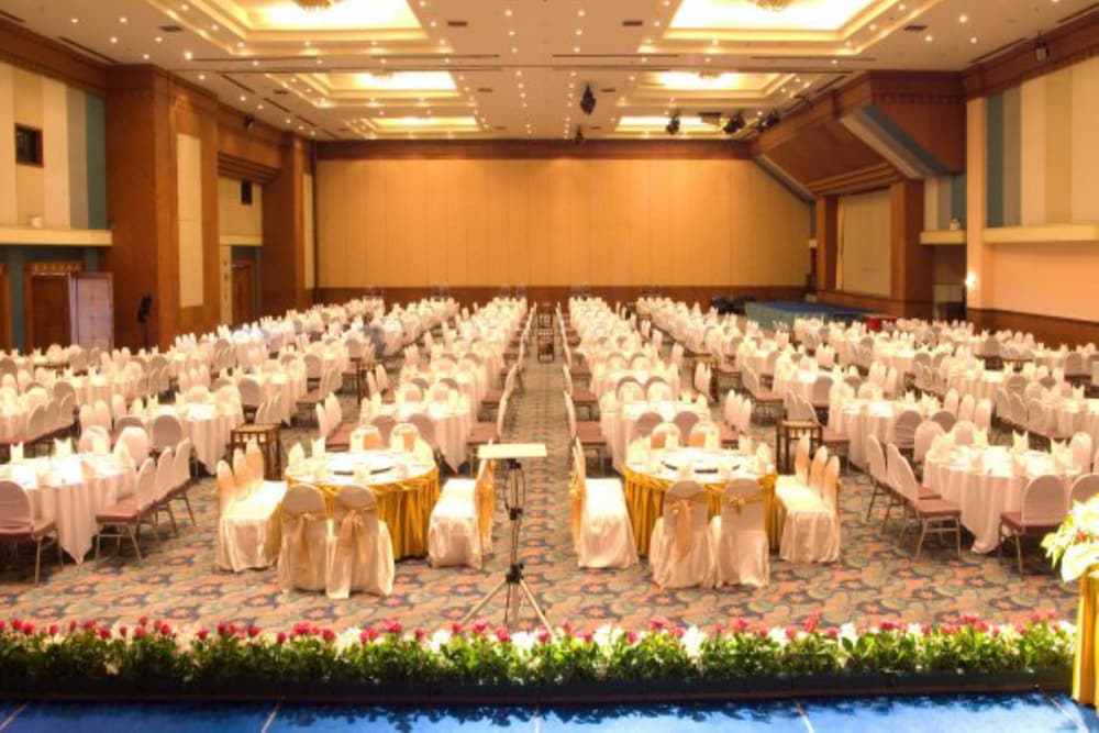 Thumrin Thana Hotel 64/71